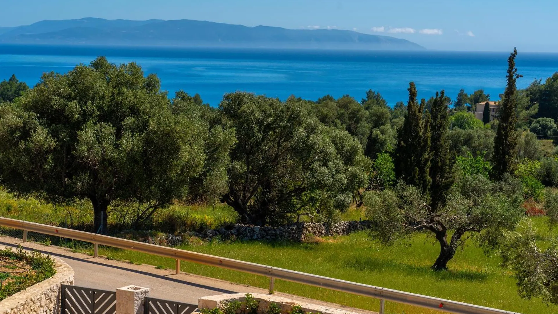 Endless Blue Private Club Villa Trapezaki