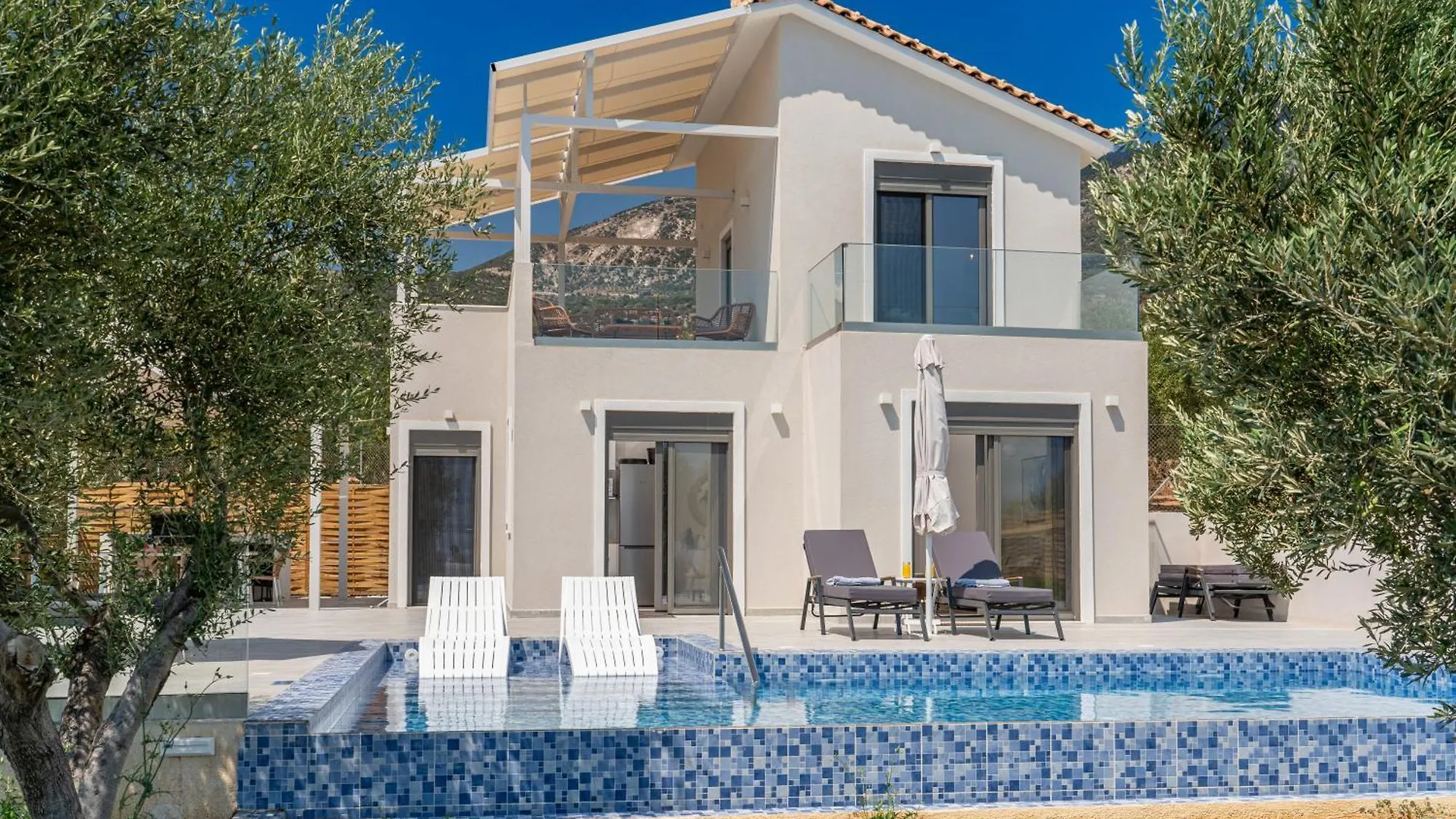 Endless Blue Private Club Villa Trapezaki  Greece