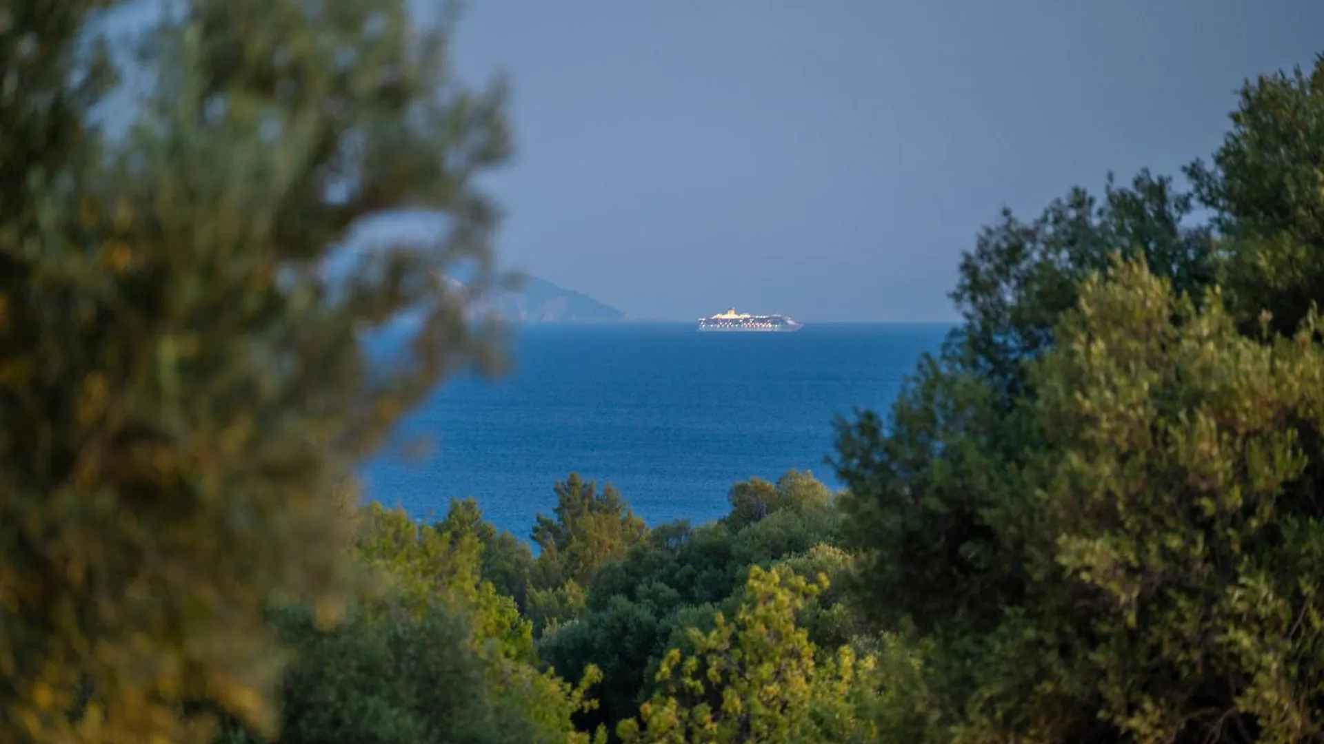 Endless Blue Private Club Villa Trapezaki
