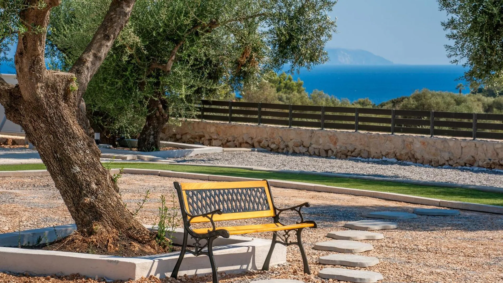 Endless Blue Private Club Villa Trapezaki